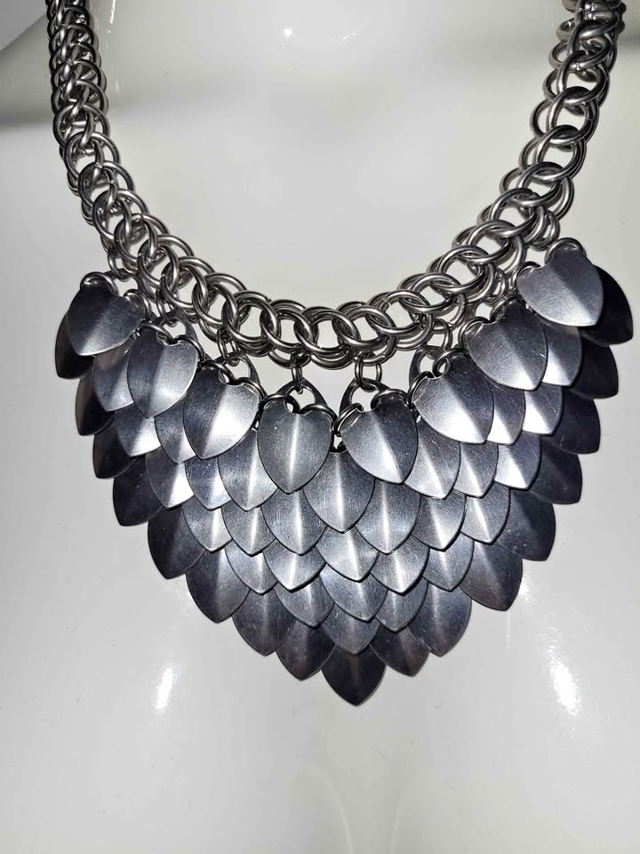 Scale maille necklace