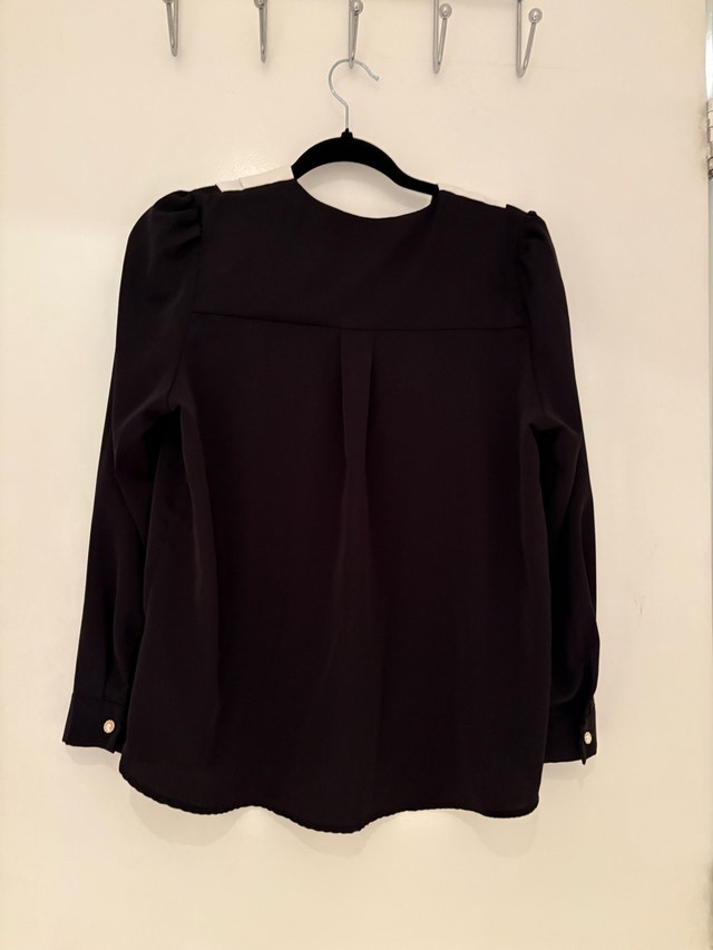 Black Top with White Accents - photo 3