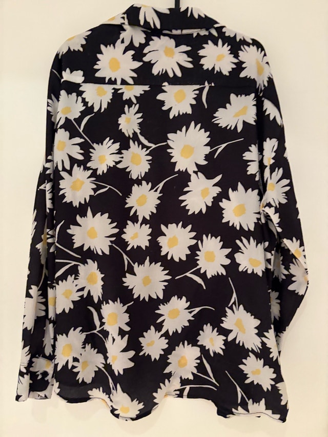 Summer Floral Print Vacation Black Button Down - photo 2
