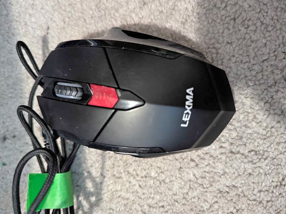 Gaming mouse with side buttons