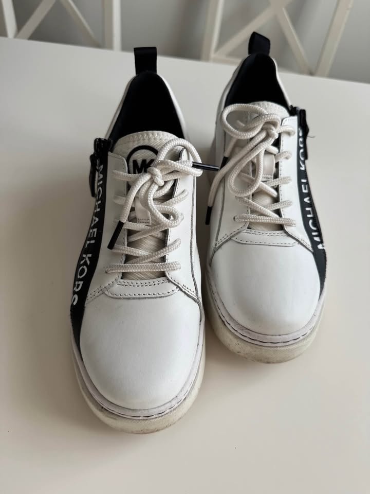 Michael Kors White Low Top Sneakers - photo 3