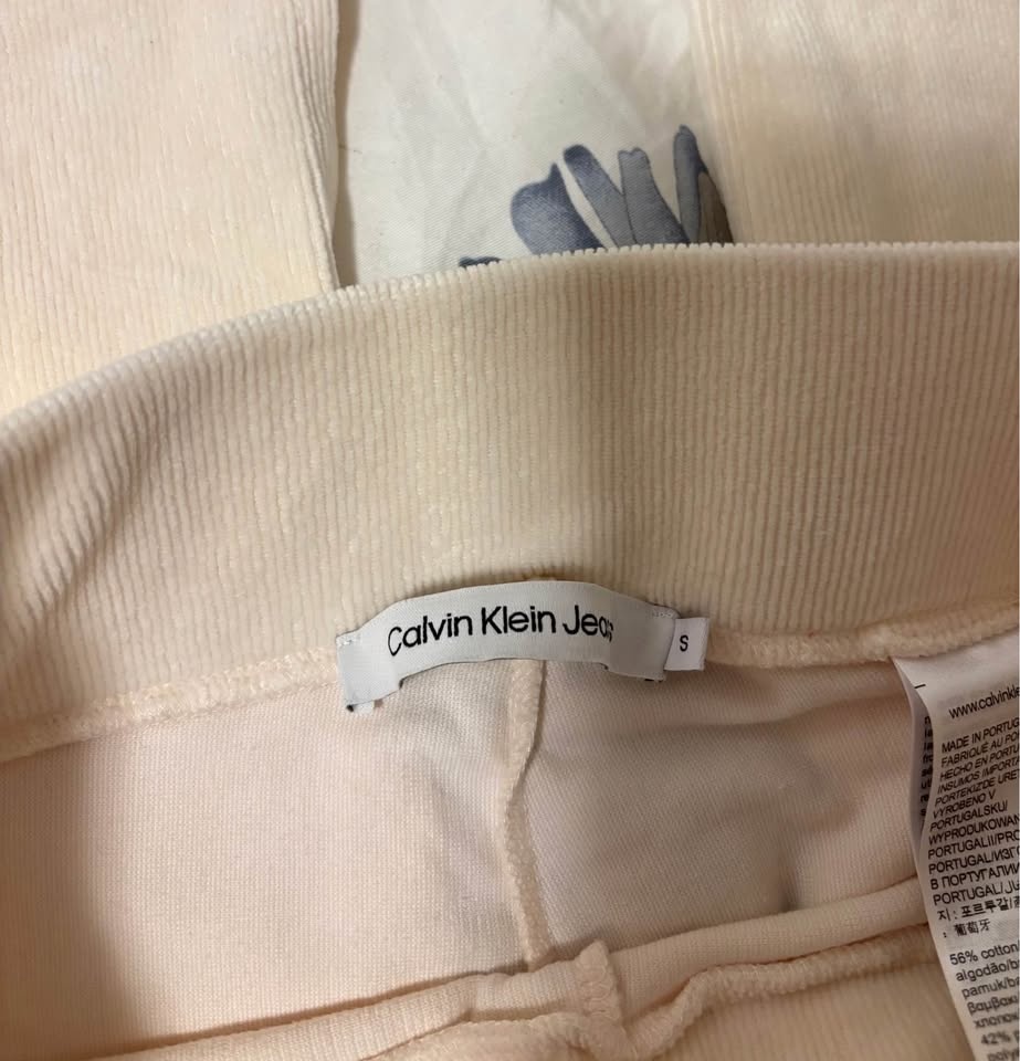 Calvin Klein Jeans Ribbed Set Crop Top Leggings Cream Small - photo 2
