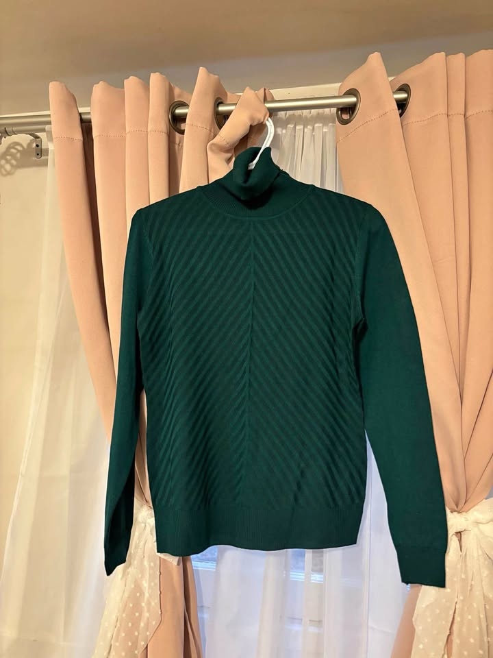 SELECT + TREND Dark Green Turtleneck Sweater