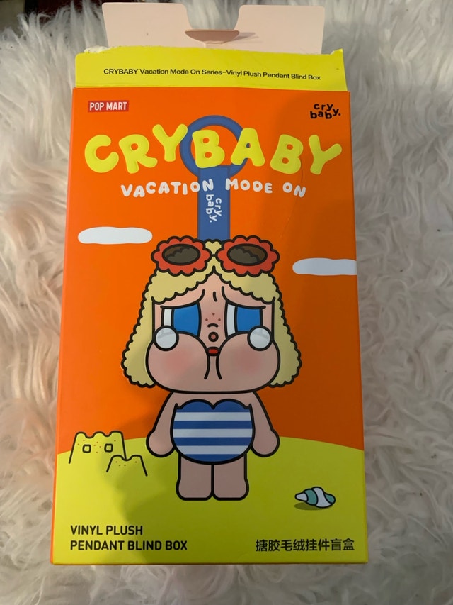 Popmart Crybaby Vacation Mode On Sunbathing