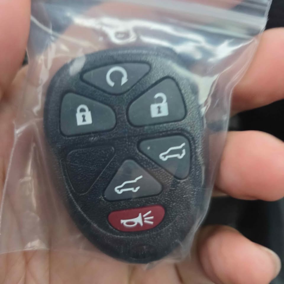 Keyless Entry Remote for GM Vehicles - photo 3