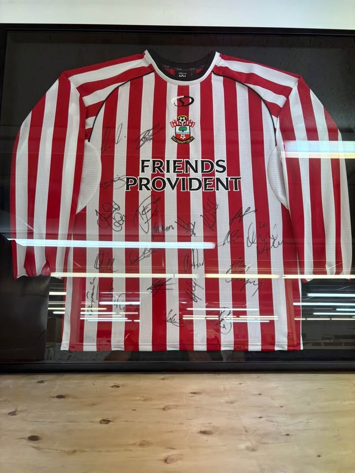 Rare Southampton Soccer Jersey - photo 2