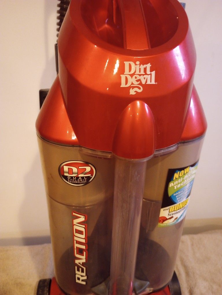 Dirt Devil Reaction Bagless Vacuum - photo 2