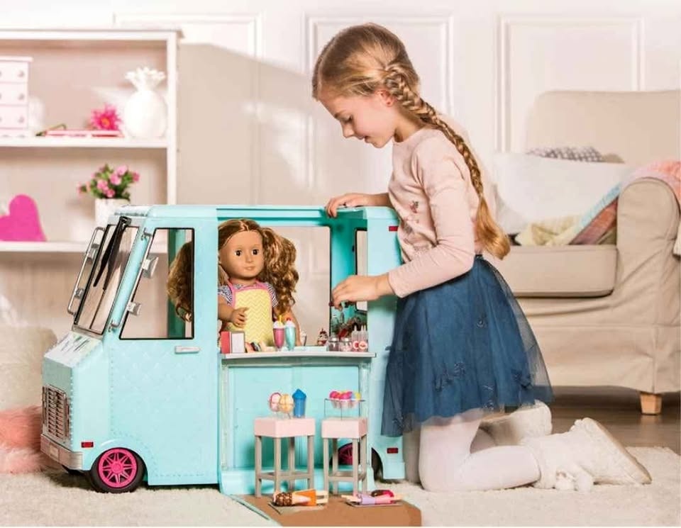 Our generation girls truck + food