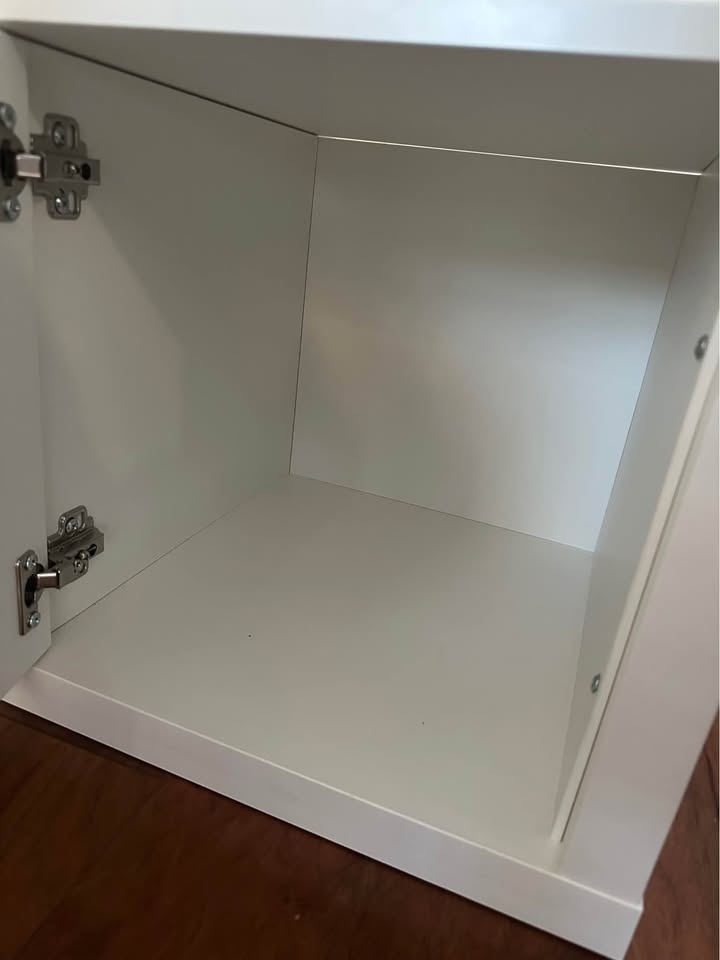 IKEA KALLAX 2x4 Shelf (White) + Door Insert – Great Condition - photo 5