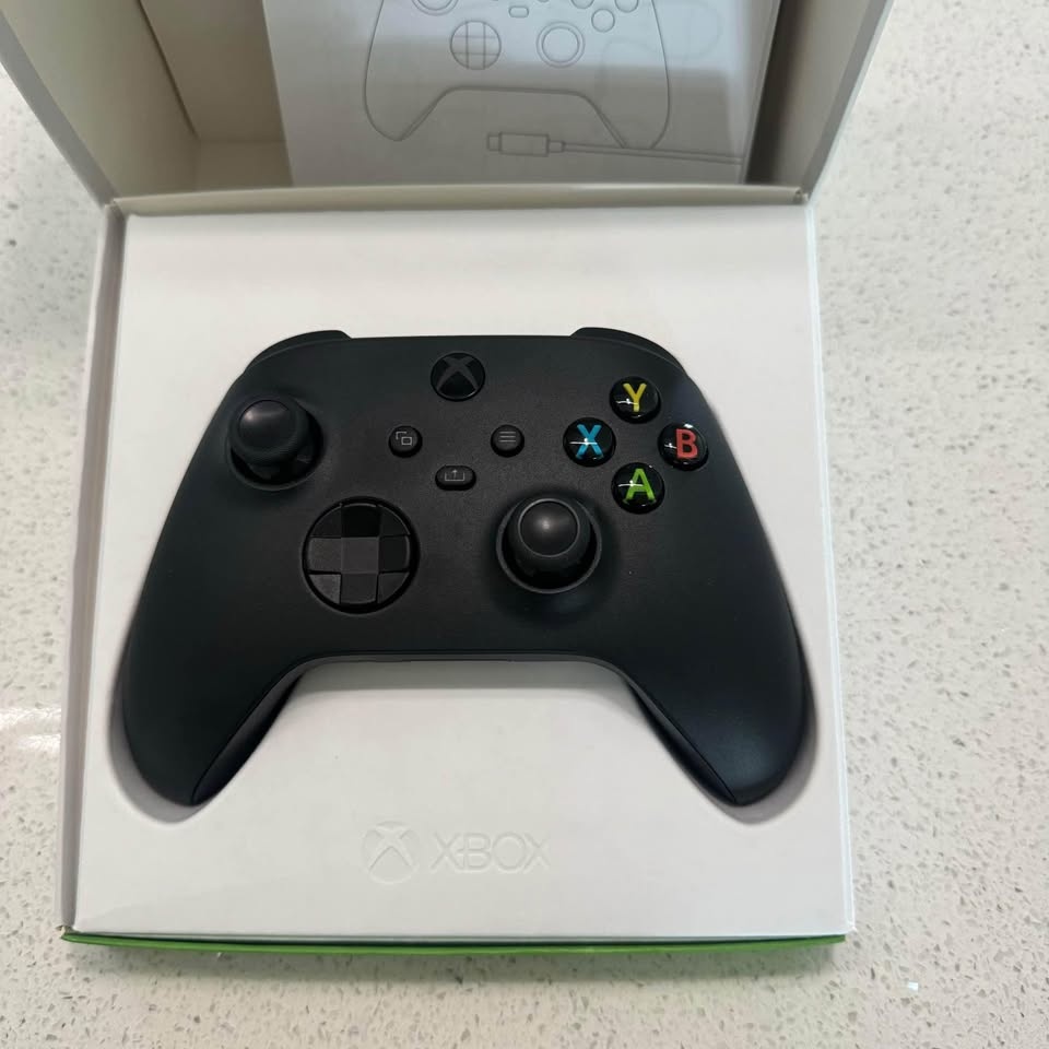 Brand new Xbox controller!! - photo 2