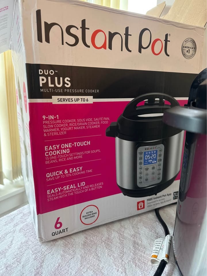 Instant Pot Duo Plus 6QT + NEW Sealing Ring + Box - photo 2