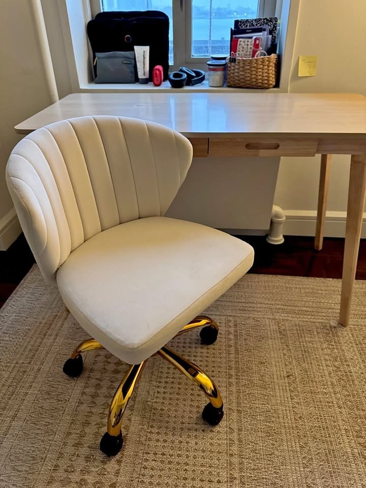 Adelynn Ergonomic Chair with Tufted Back