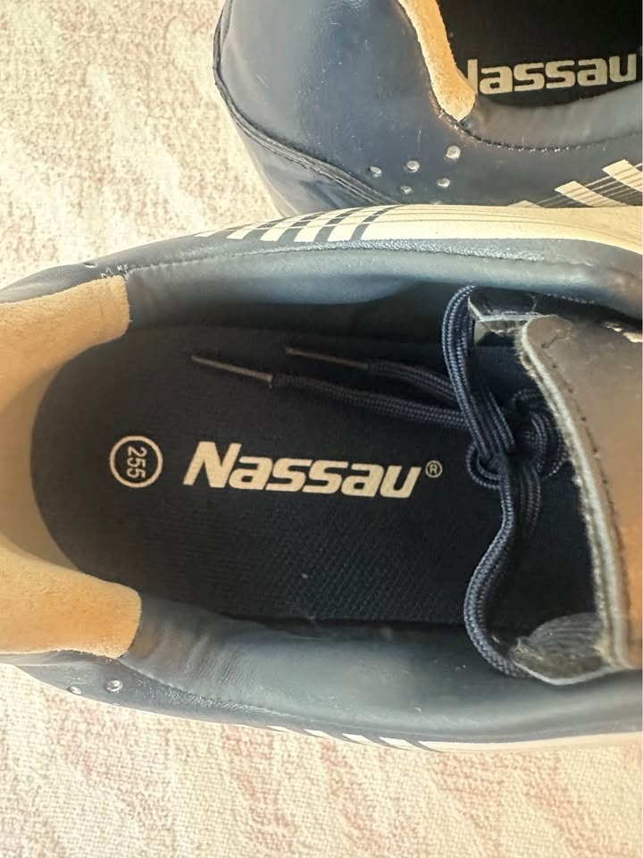 Nassau Soccer Cleats – US 7.5 / EU 41 (Like New) - photo 2