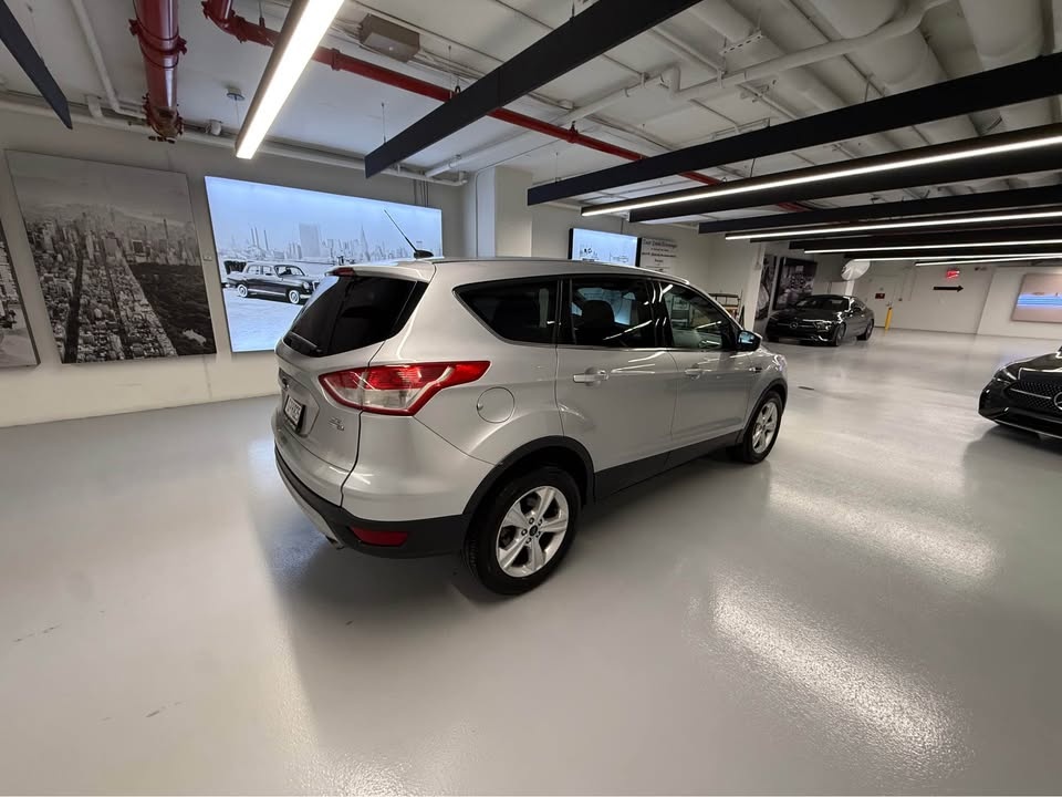 2016 Ford Escape SE Sport Utility 4D - photo 4