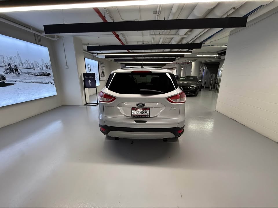 2016 Ford Escape SE Sport Utility 4D - photo 5