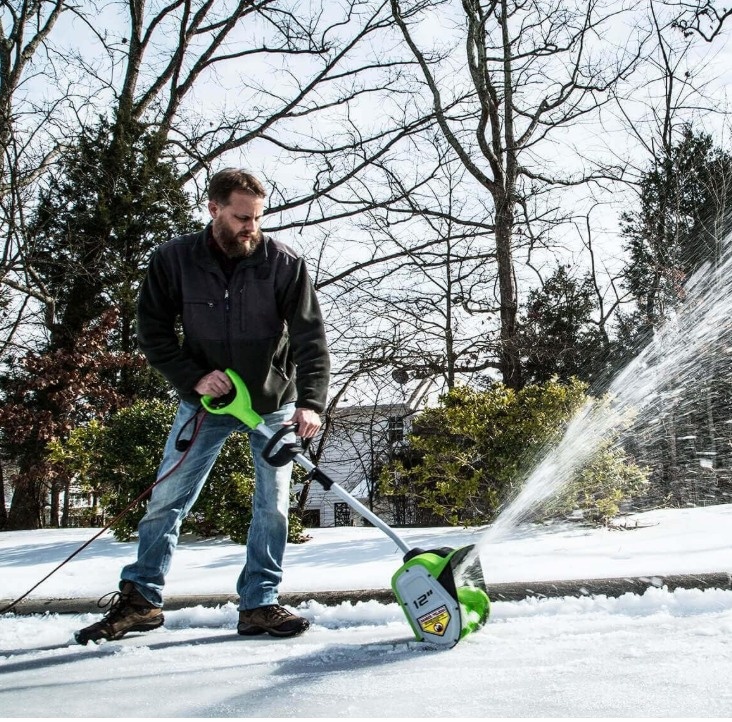 Electric Snow Shovel, 20ft Throwing Distance - photo 2