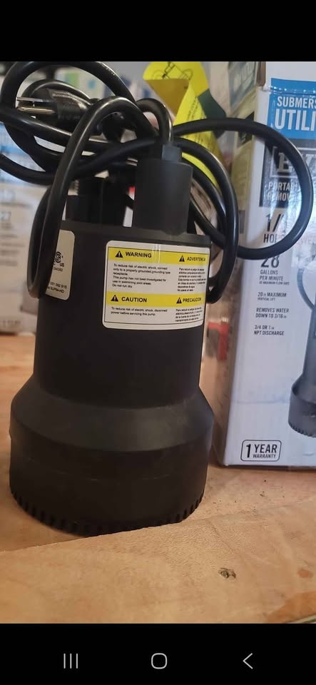 Everbilt 1/6 HP Submersible Utility Pump - photo 2