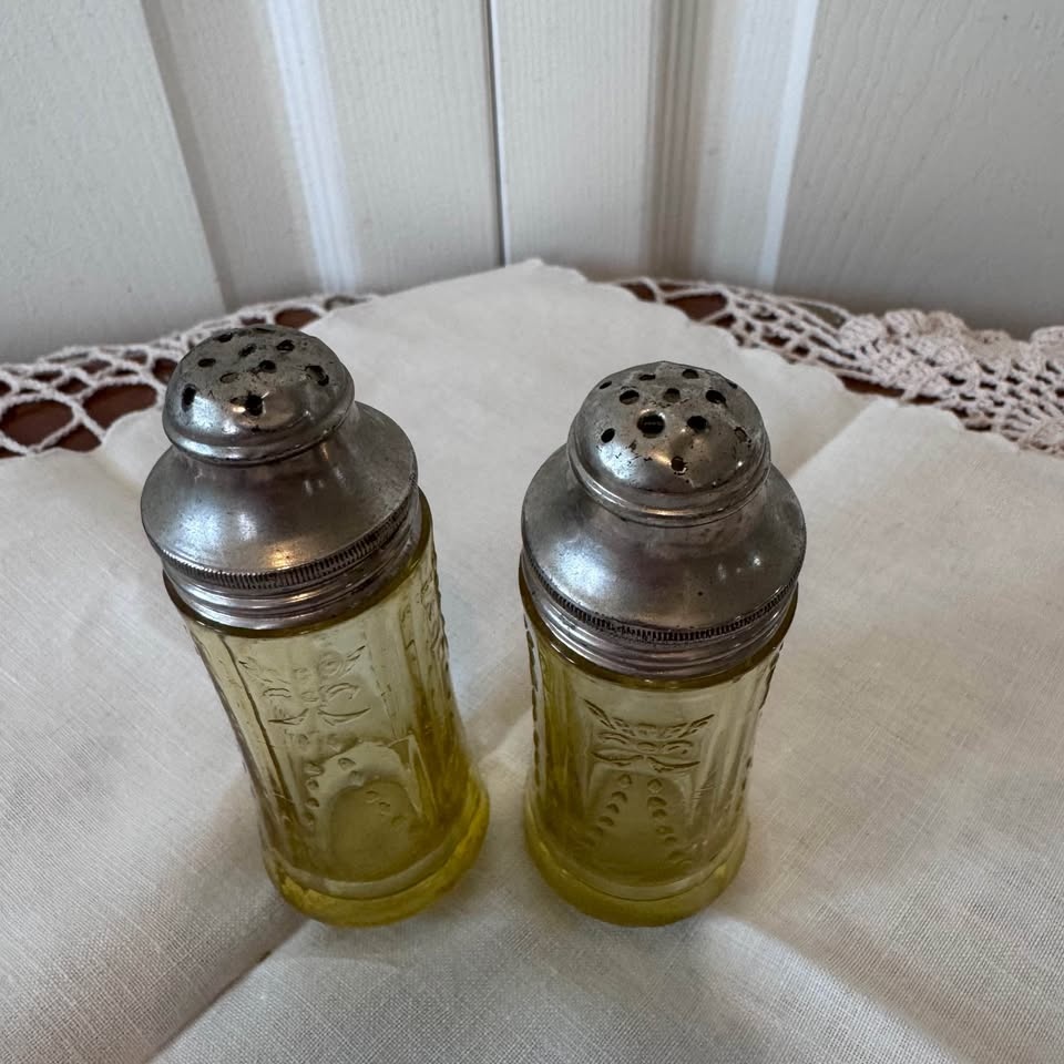 Vintage Amber Madrid Depression Glass Salt & Pepper Shakers Fede - photo 3