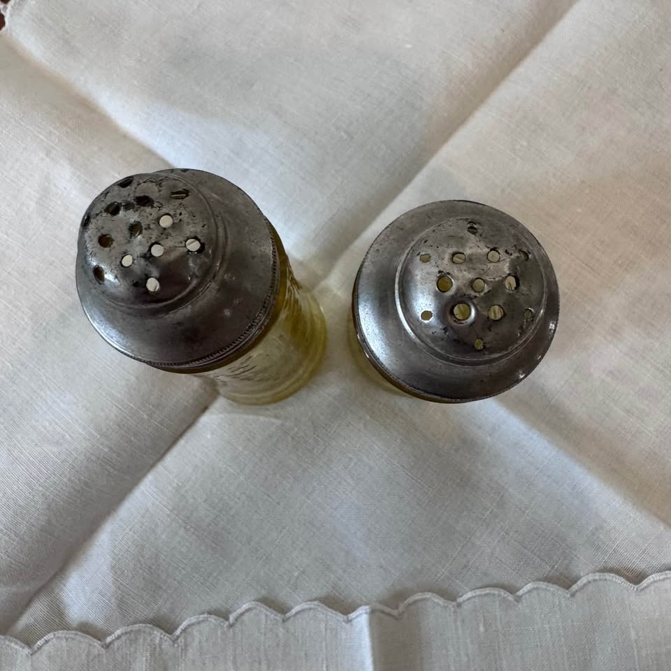 Vintage Amber Madrid Depression Glass Salt & Pepper Shakers Fede - photo 4