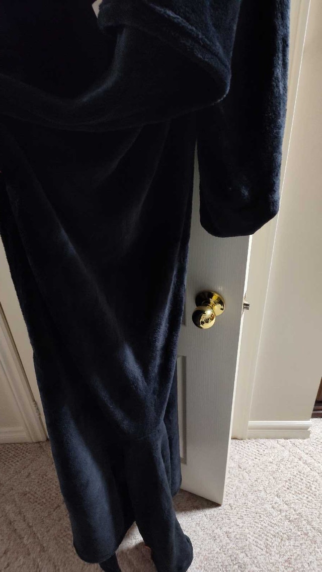 Blanket Sherpa with 4 Sleeves - Plush Robe - photo 2