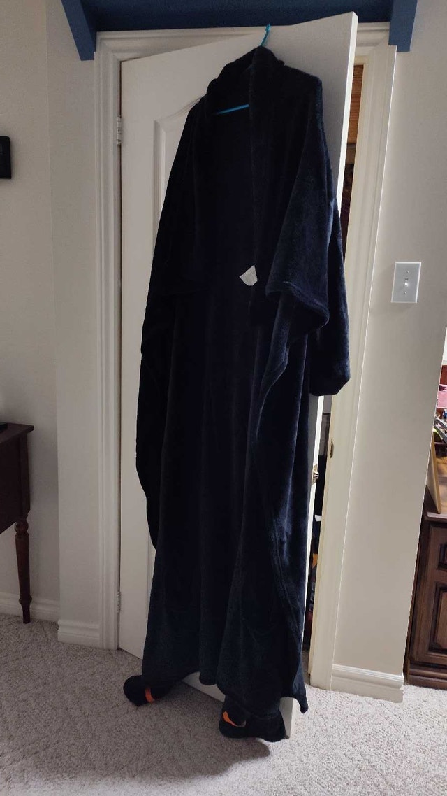 Blanket Sherpa with 4 Sleeves - Plush Robe - photo 3