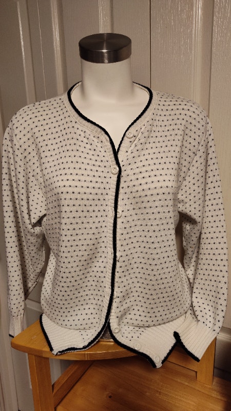 Ladies white with black accents cardigan sweater retro style. - photo 2