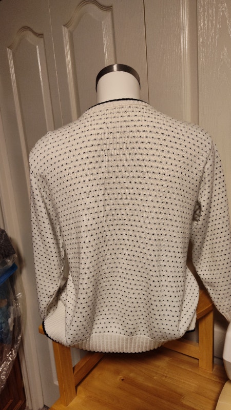 Ladies white with black accents cardigan sweater retro style. - photo 3