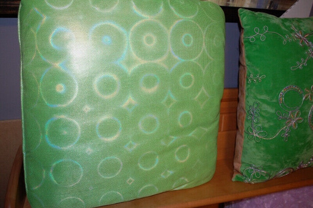 Decorative pillows- vibrant green color - photo 2