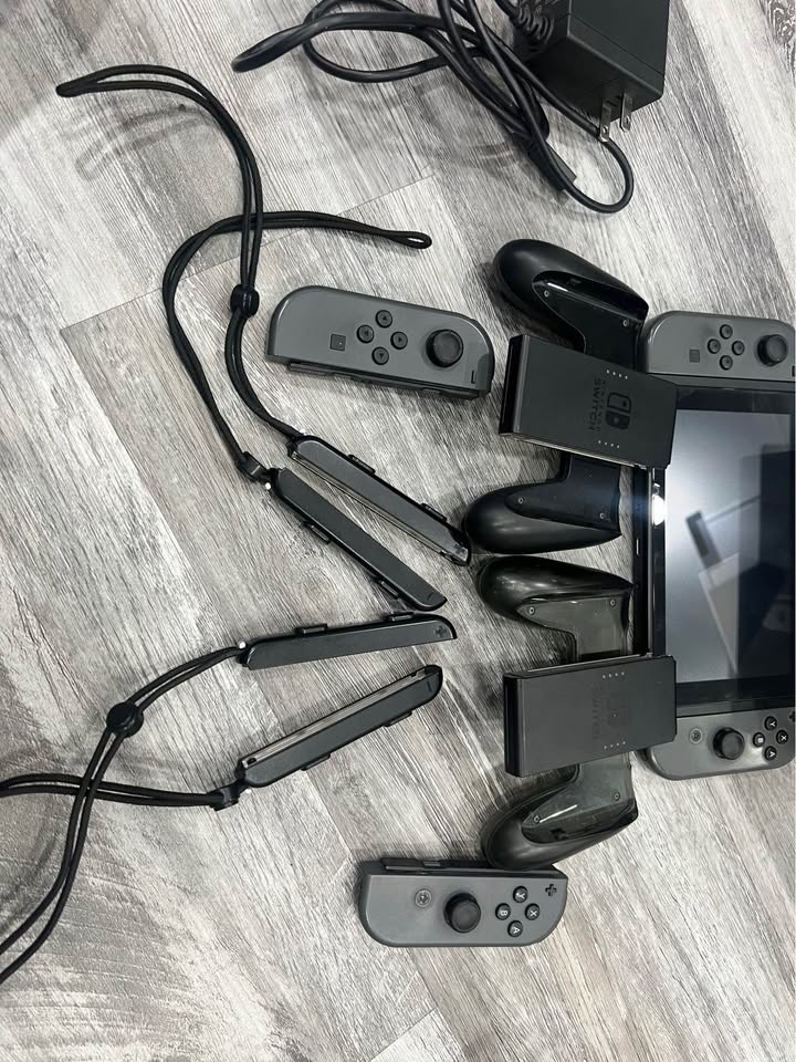 Nintendo Switch For Sale - photo 4