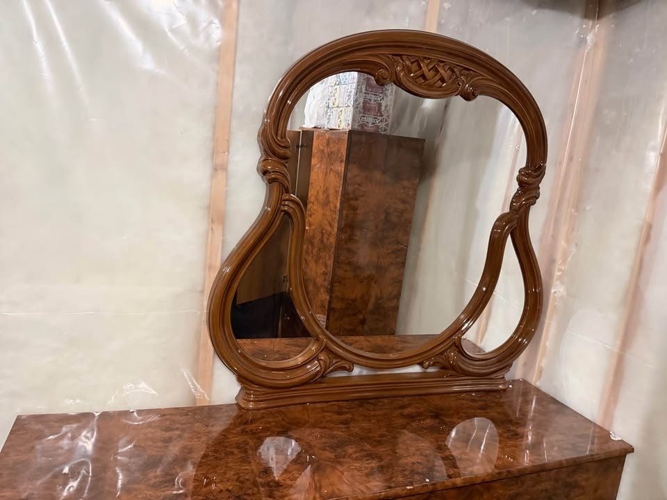 Glossy Burlwood Dresser with Matching Mirror - photo 2