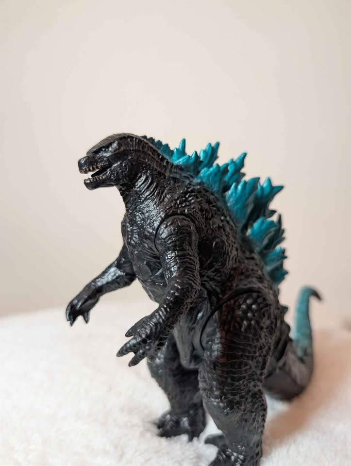 Godzilla Action Figure (Blue Spine Monster) - photo 4