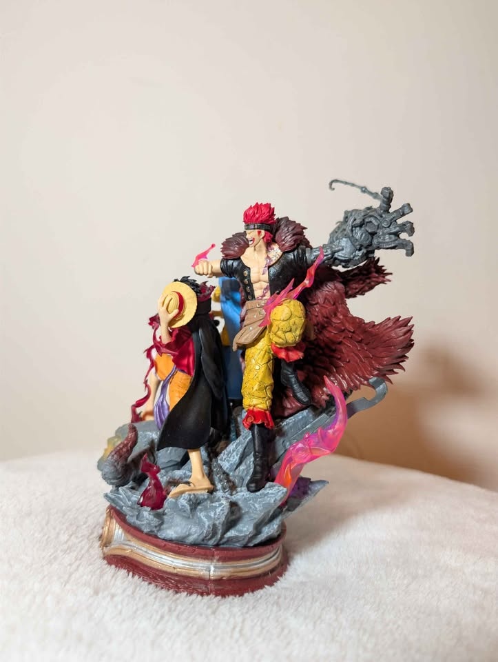 One Piece Action Figure ( Supernova Trio Collectible ) - photo 2