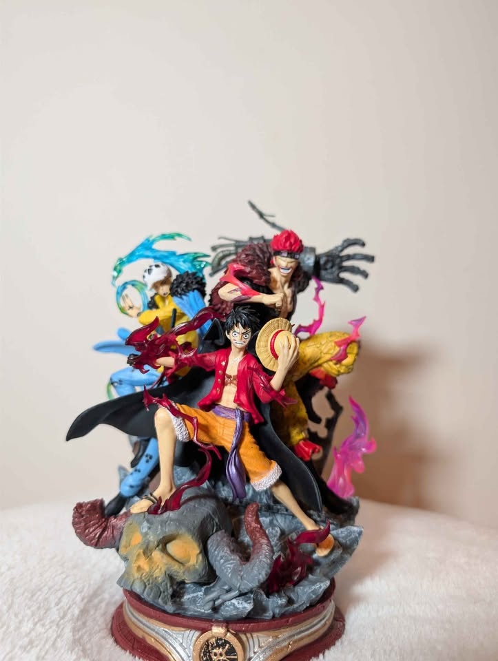 One Piece Action Figure ( Supernova Trio Collectible ) - photo 5