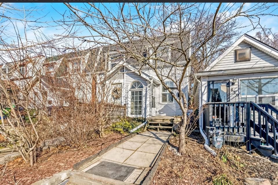 3 Beds 1.5 Baths - House