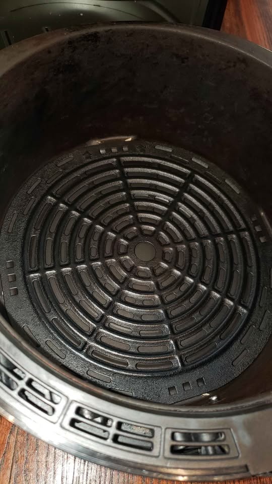Ultrean Air Fryer 8 Quarts - Black (Used) - photo 3