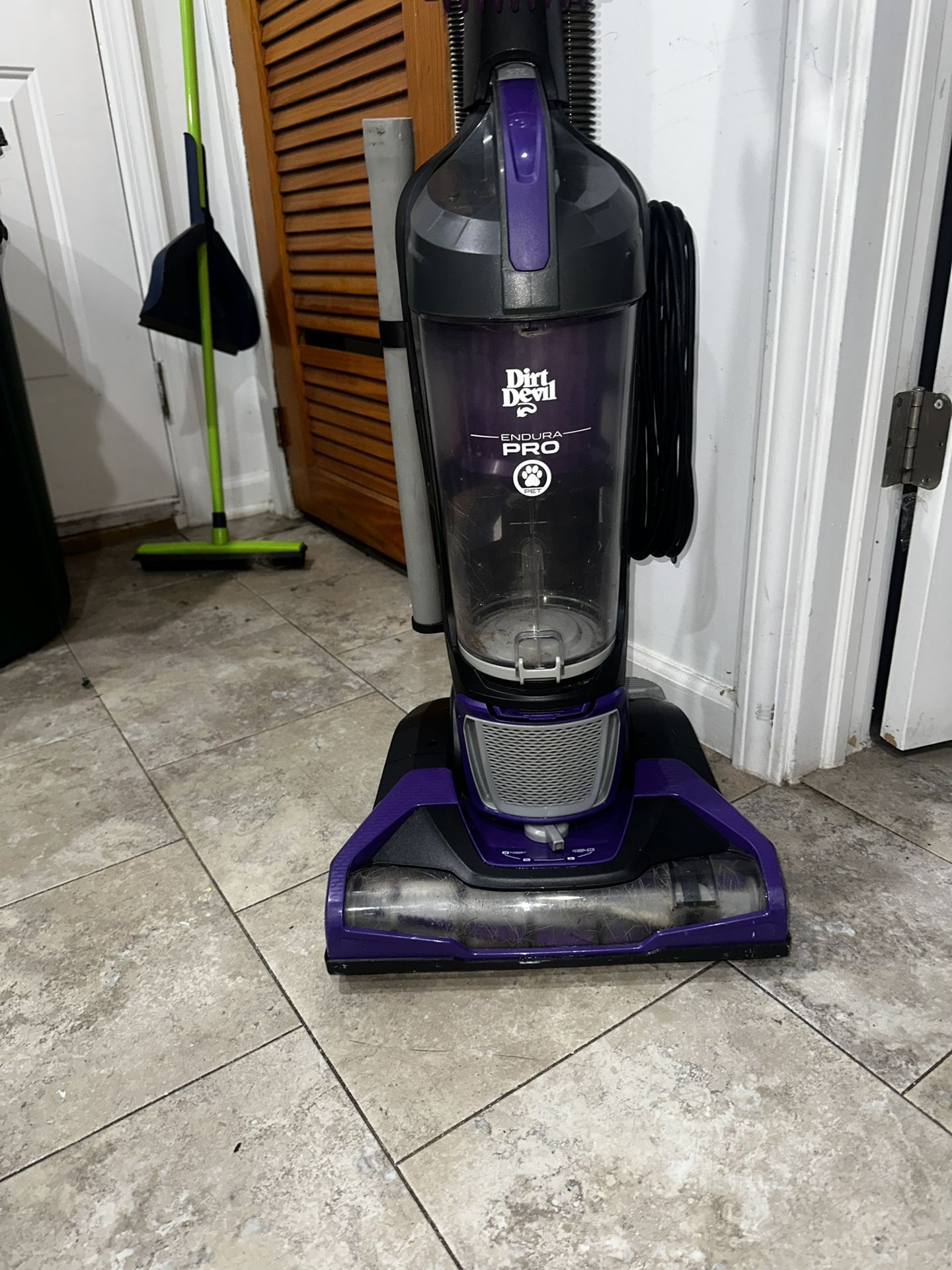 Dirt Devil Endura Pro Pet Upright Vacuum - photo 2