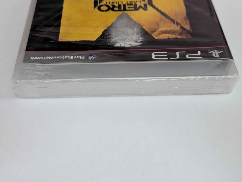SEALED Metro Last Light PlayStation 3 - photo 3