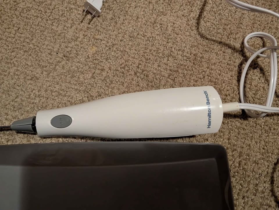HAMILTON BEACH Stainless Steel Electric Knife w/ Case - photo 2