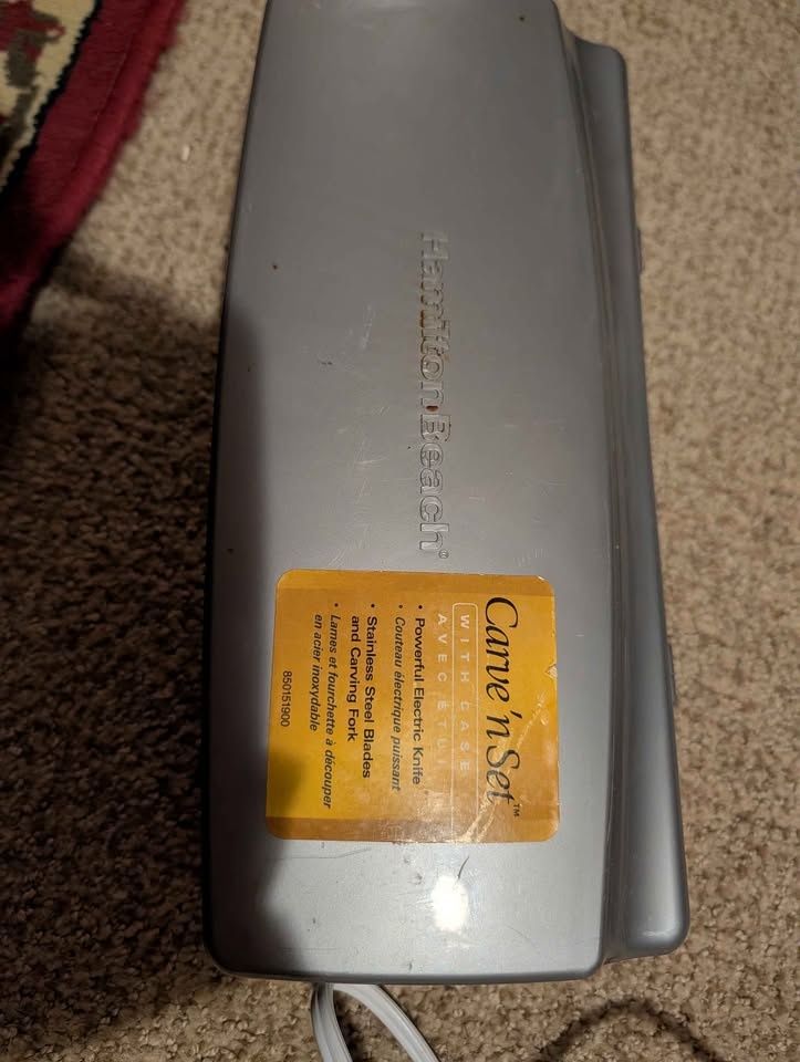 HAMILTON BEACH Stainless Steel Electric Knife w/ Case - photo 3
