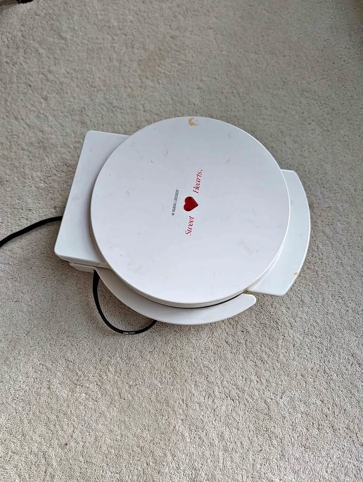 Black Decker Sweet Hearts Waffle Maker Model G12