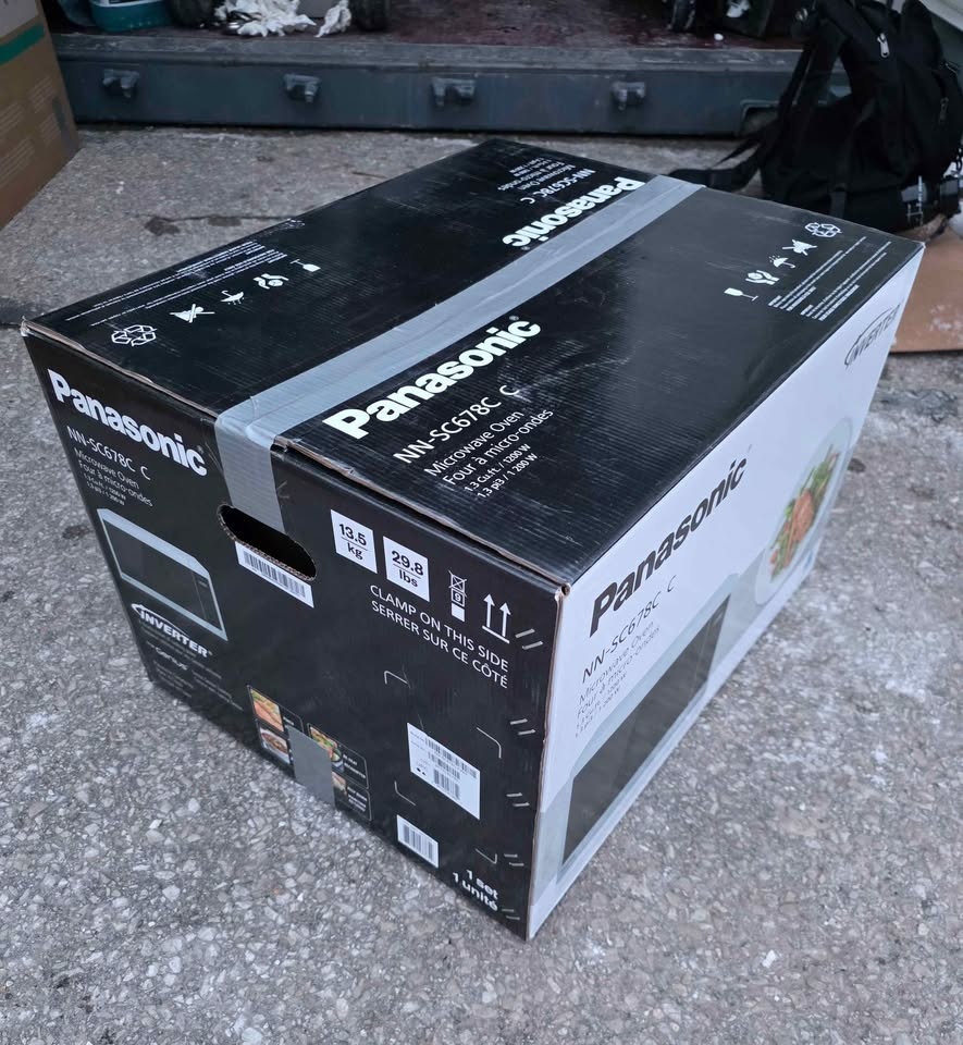 Panasonic Microwave Cyclonic Inverter 1.3Cu Ft - photo 2