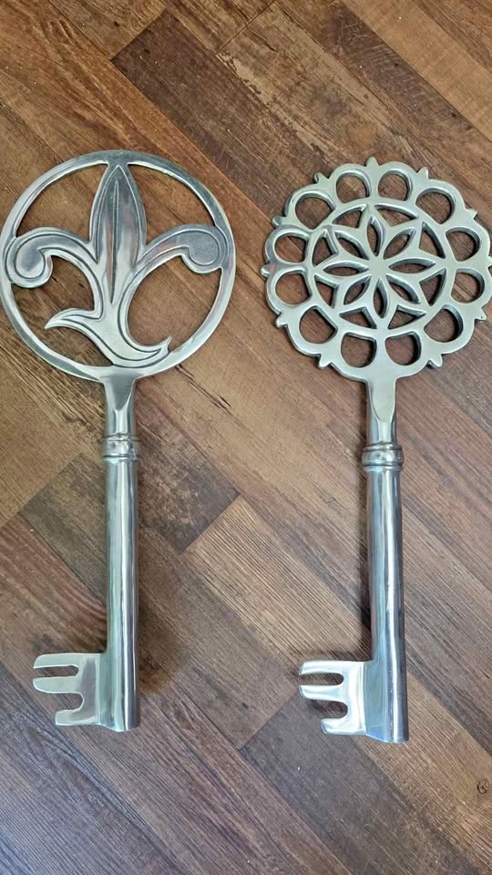 Decorative Metal Keys Set - Fleur de Lis & Floral