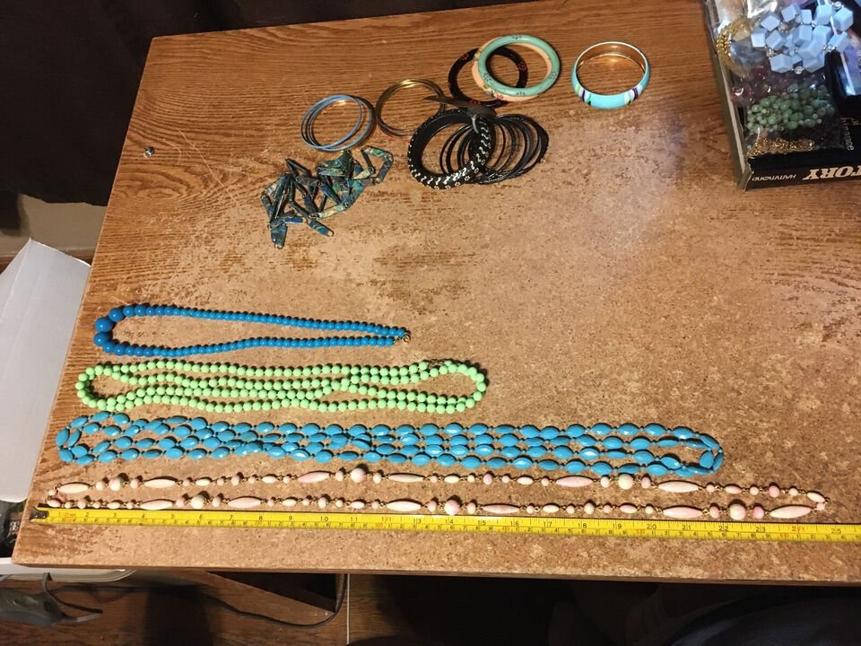 LOT OF VINTAGE NECKLACES & BRACELETS BEADS METAL COLORFUL - photo 5