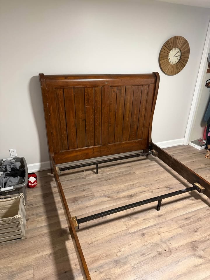 Solid Wood Queen Sleigh Bed Frame - photo 2