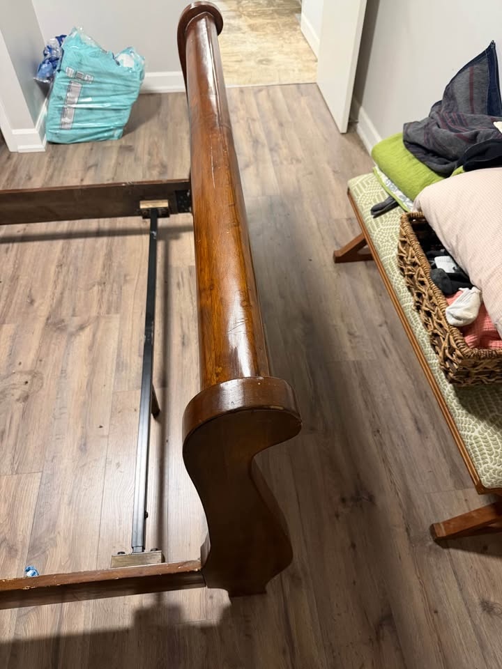 Solid Wood Queen Sleigh Bed Frame - photo 4