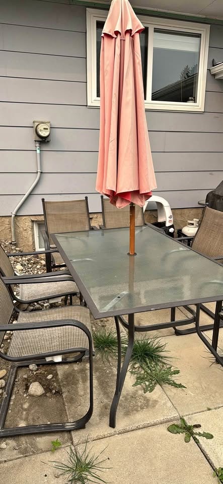 Patio Set with Table and 6 Chairs