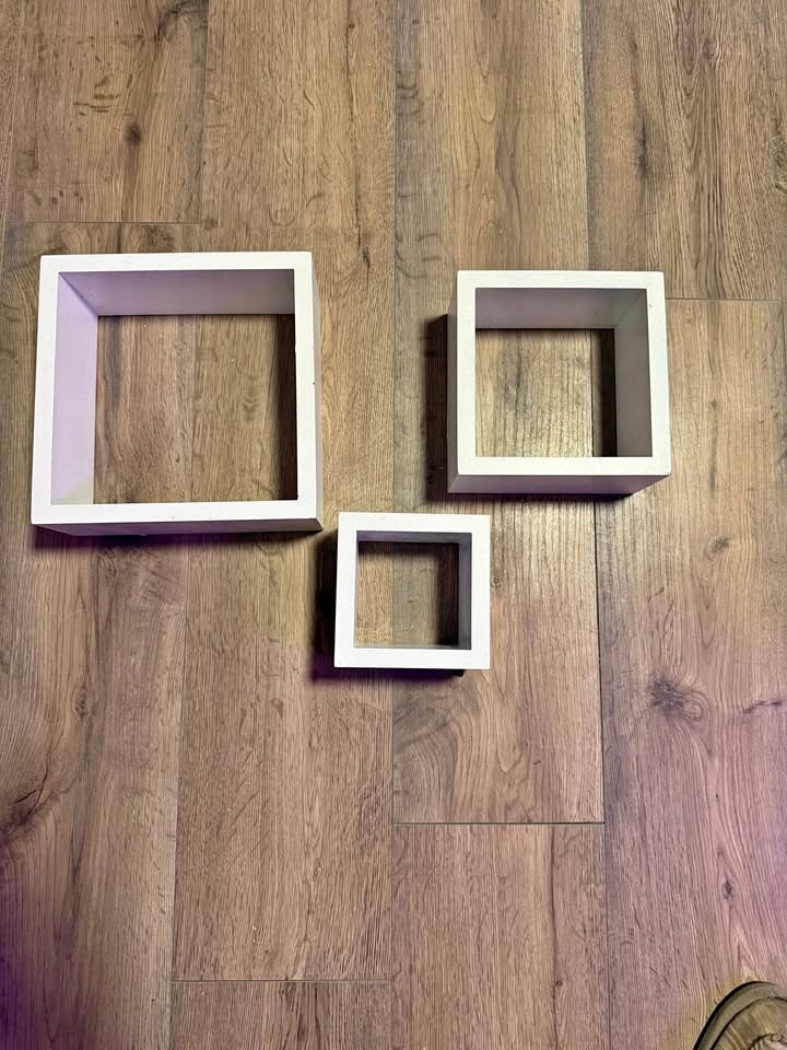 3 White Cube Shelves Set