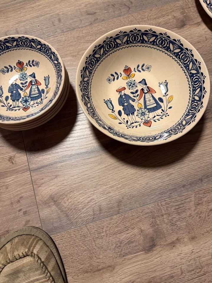 Johnson Brothers Hearts and Flowers Dinner Set - photo 5