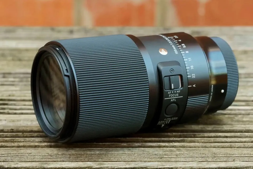 Sigma 105mm f/2.8 DG DN Macro (Sony E-Mount) - Like New - photo 2