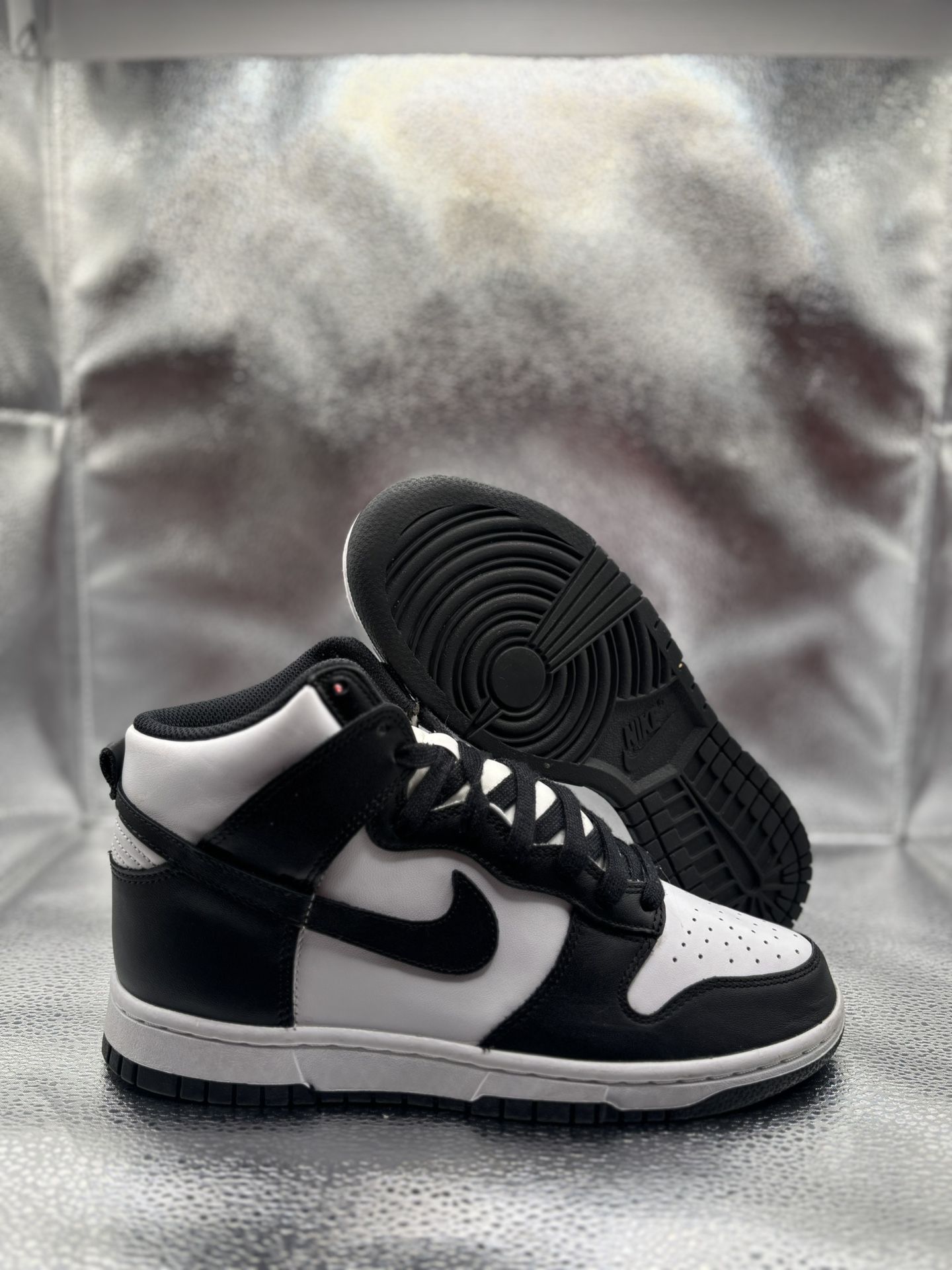 Nike Dunk High Panda